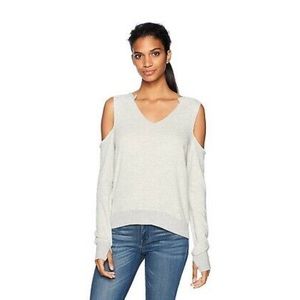 Pam & Gela Cold Shoulder Swestshirt